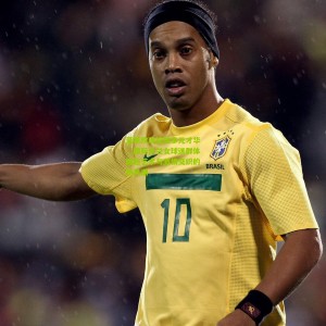 500彩票-蓝黑玫瑰绽放多元才华，国际米兰女球迷群体掀起艺术与激情交织的新风潮